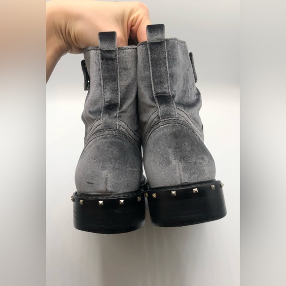 Vince Camuto Grey Gun Metal Velvet Studded Combat Booties Women’s Size 9 - Picture 6 of 12